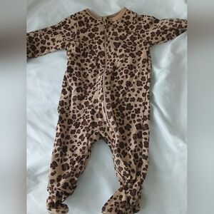 Wonder Nation Brown Leopard Print Footie